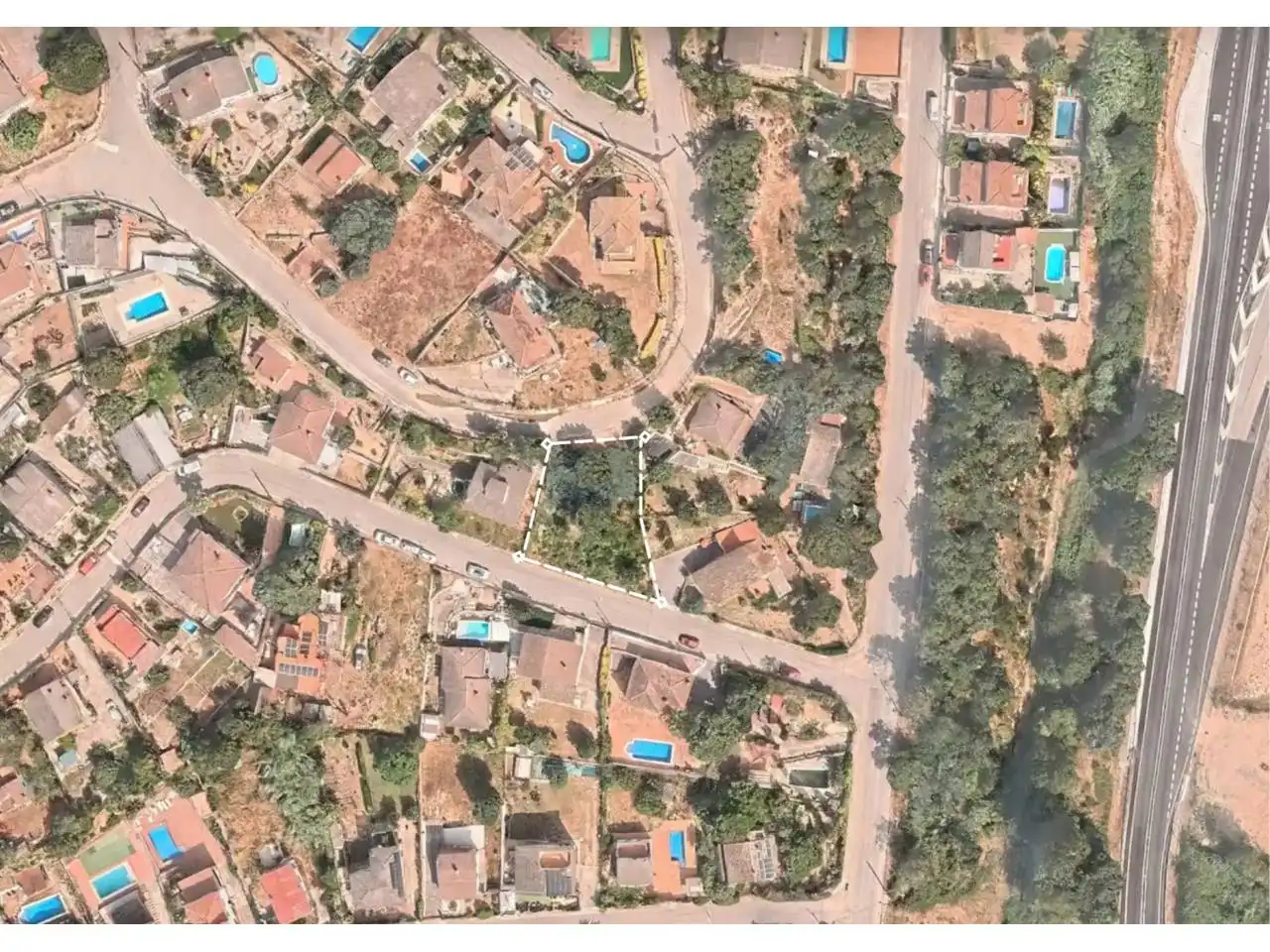 Terreno residencial en venta en Calle gladiol, imagen 2