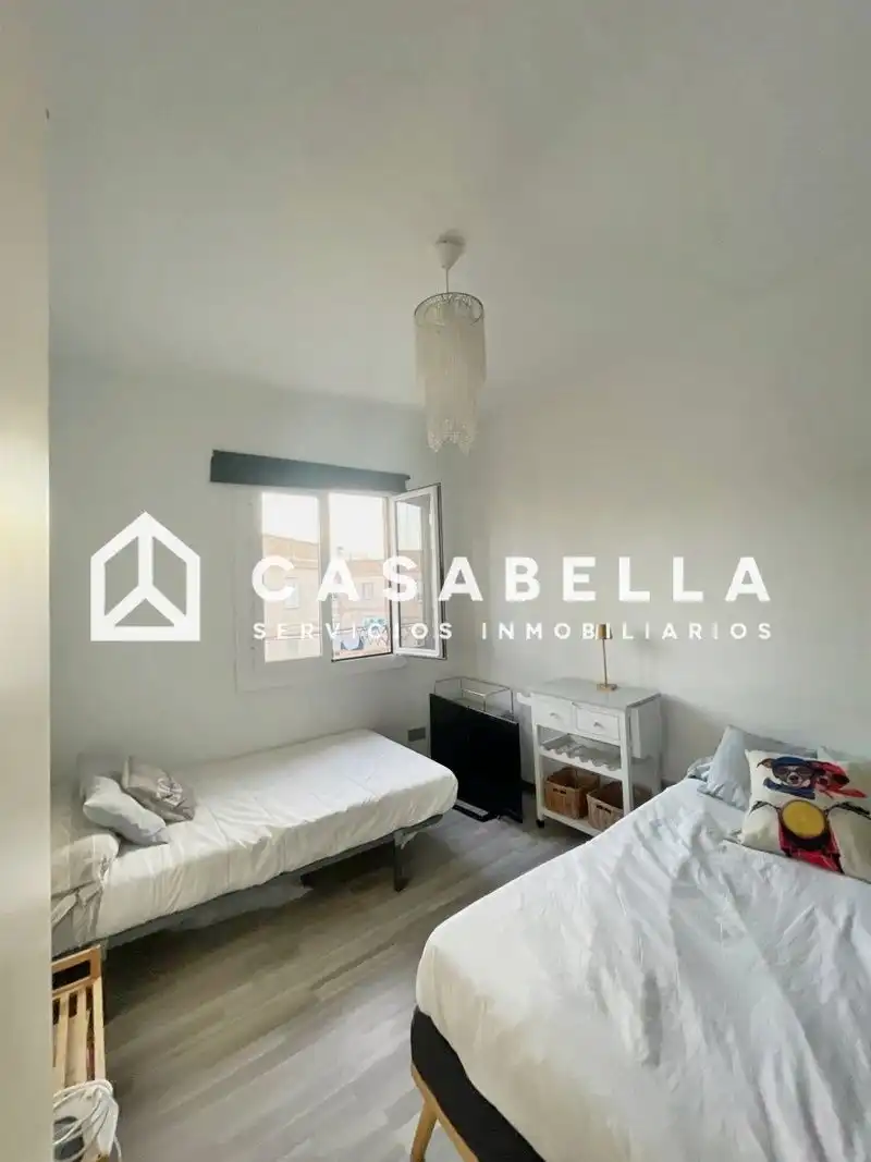 Bedroom of Flat for sale in Valencia  with Air Conditioner, Heating and Terrace
