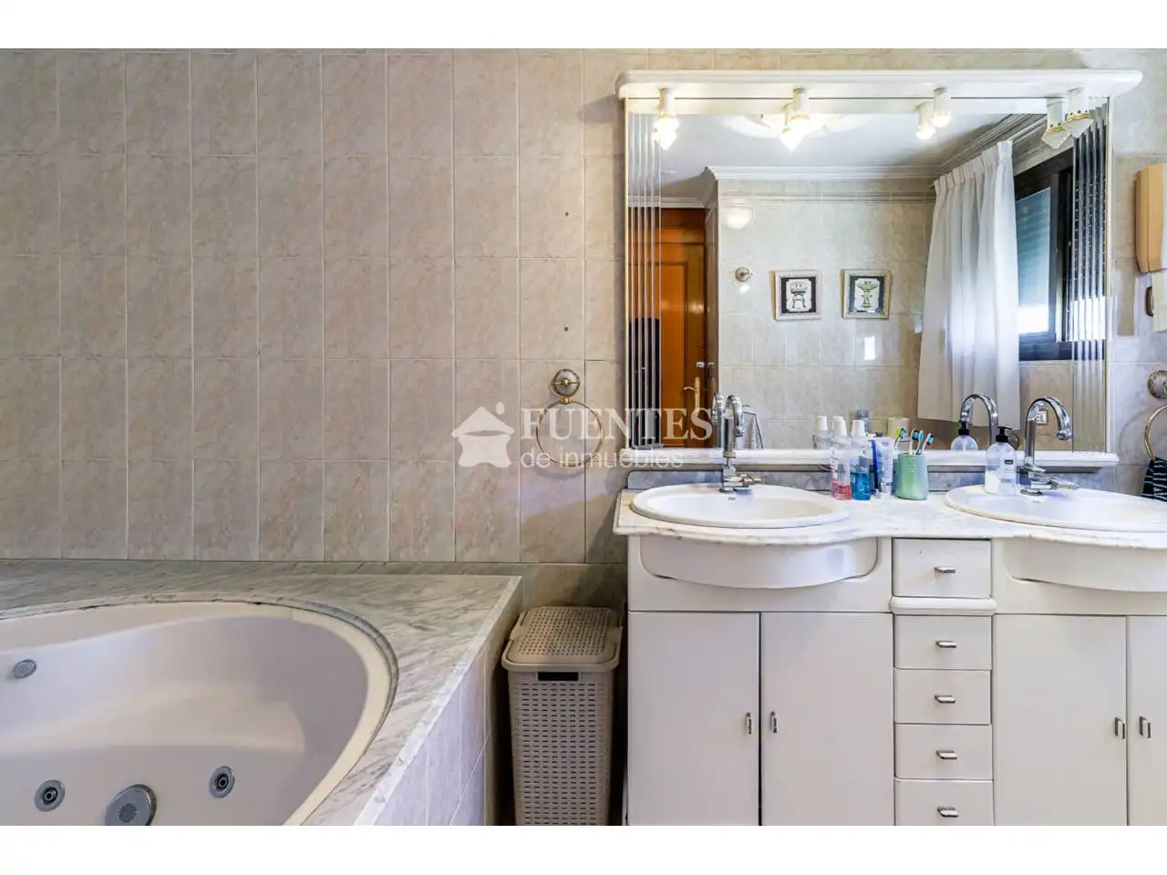 Bany de Apartament en venda en Alicante / Alacant amb Aire condicionat, Calefacció i Parquet