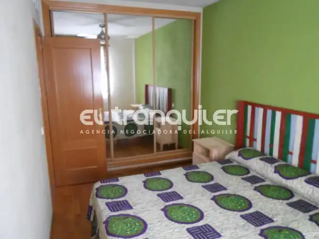 Schlafzimmer von Wohnung zur Miete in Madrid mit Klimaanlage, Terrasse und Möbliert