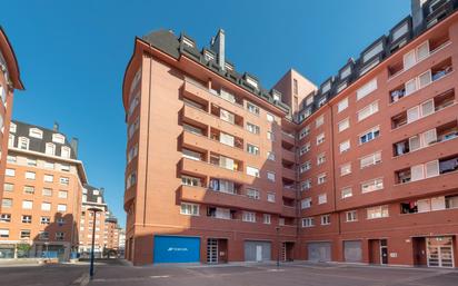 Außenansicht von Wohnung zum verkauf in Bilbao  mit Balkon