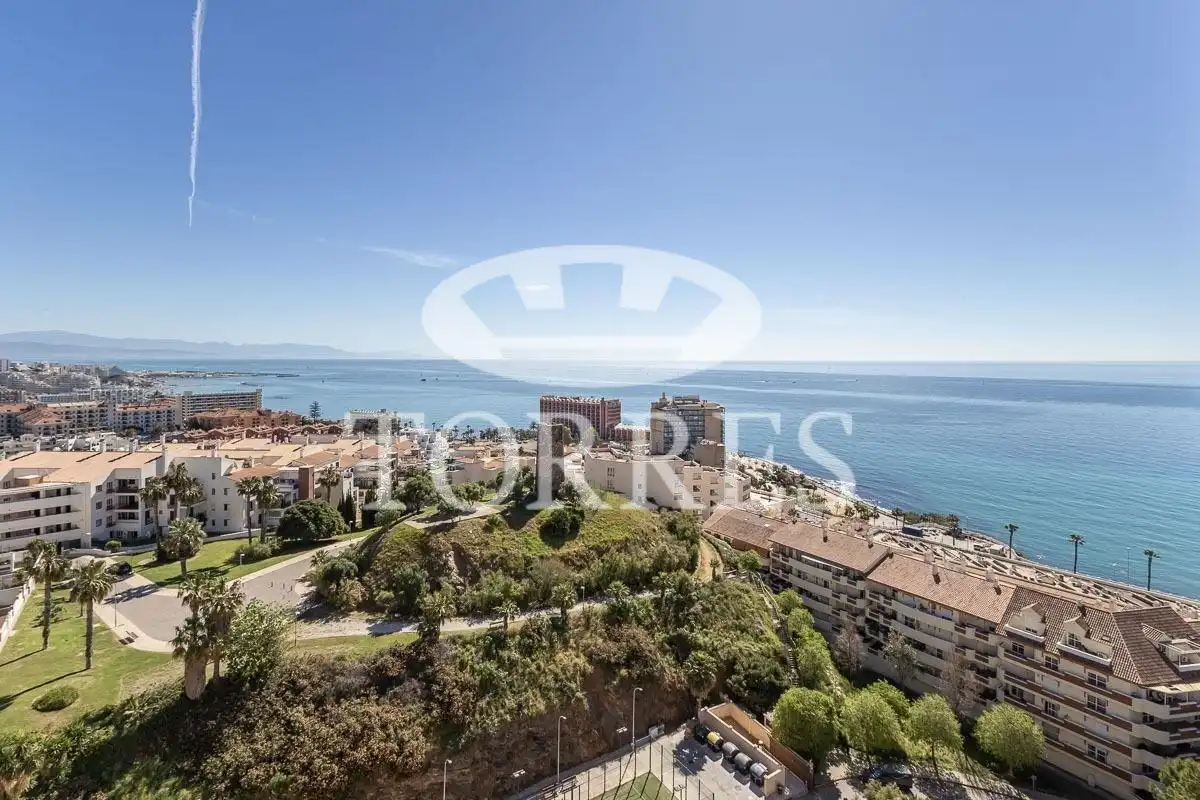 Vista exterior de Pis en venda en Benalmádena amb Aire condicionat, Terrassa i Traster
