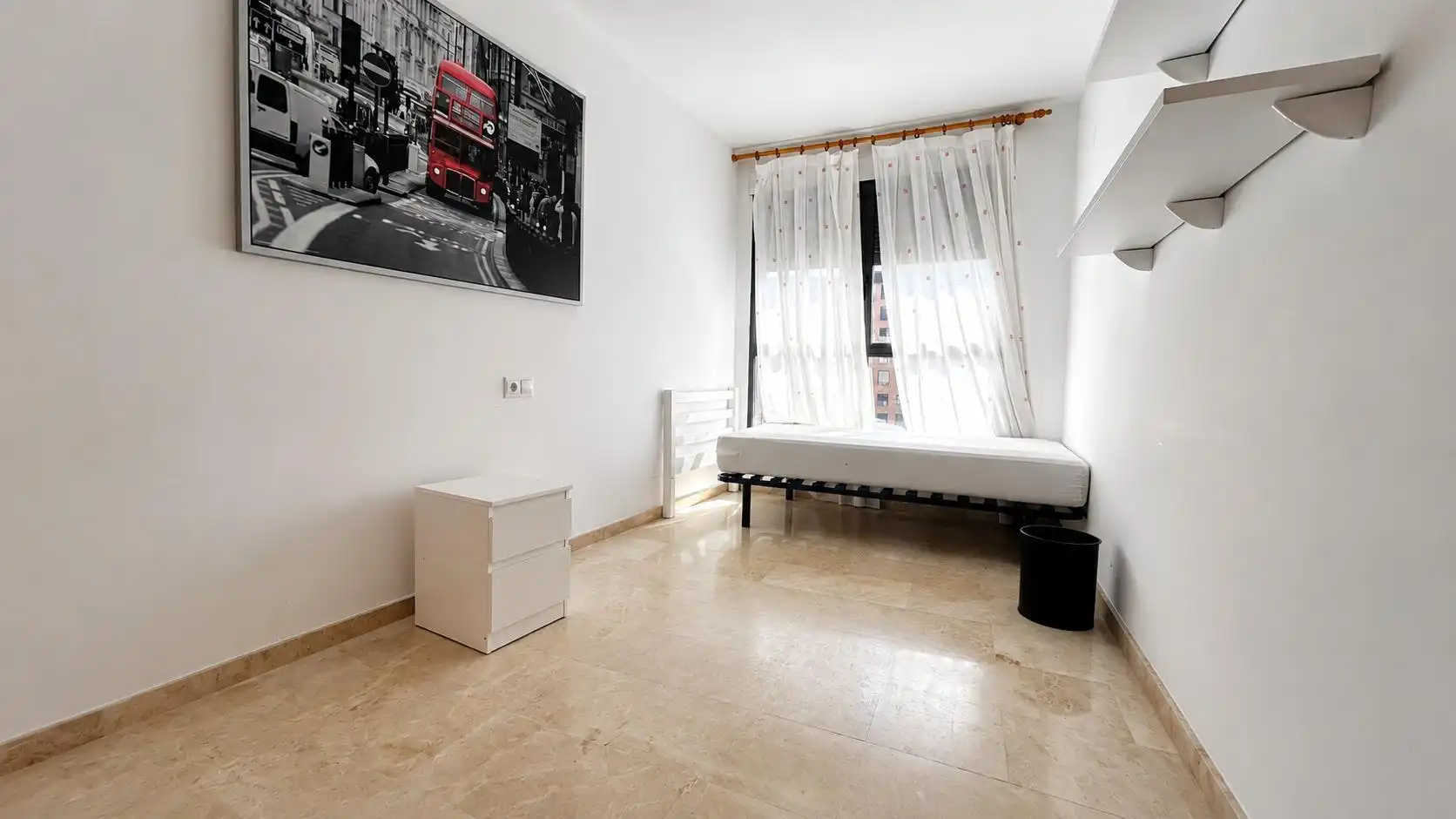 Habitación de Piso de alquiler en Valencia con Aire acondicionado, Calefacción y Jardín privado