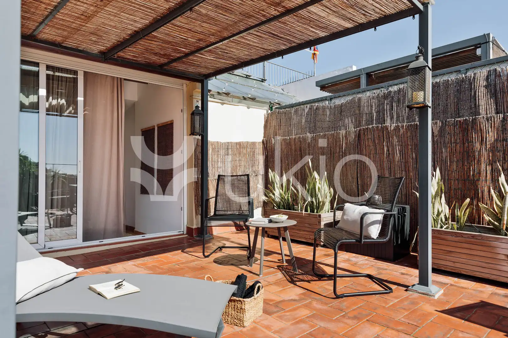 Terrasse von Dachboden zur Miete in Barcelona mit Klimaanlage, Terrasse und Möbliert