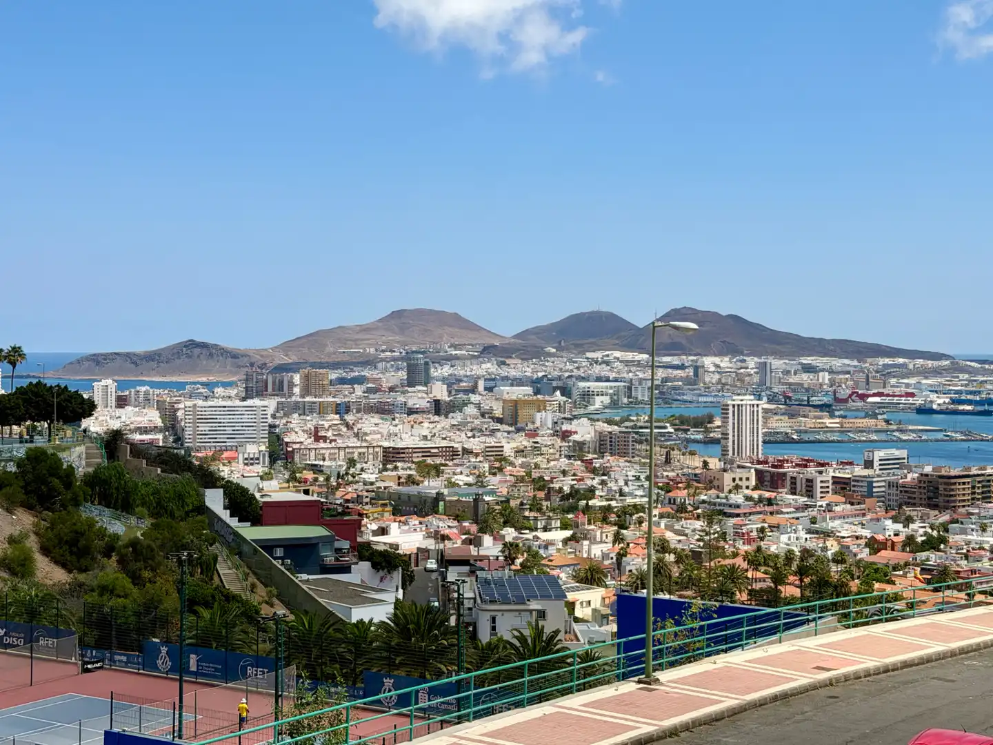 Vista exterior de Ático en venta en Las Palmas de Gran Canaria con Terraza