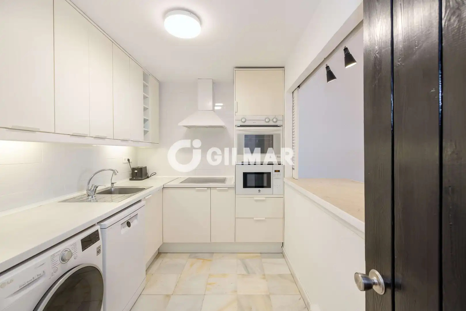 Flat with terrace for sale in Nueva Andalucía, imagen 15