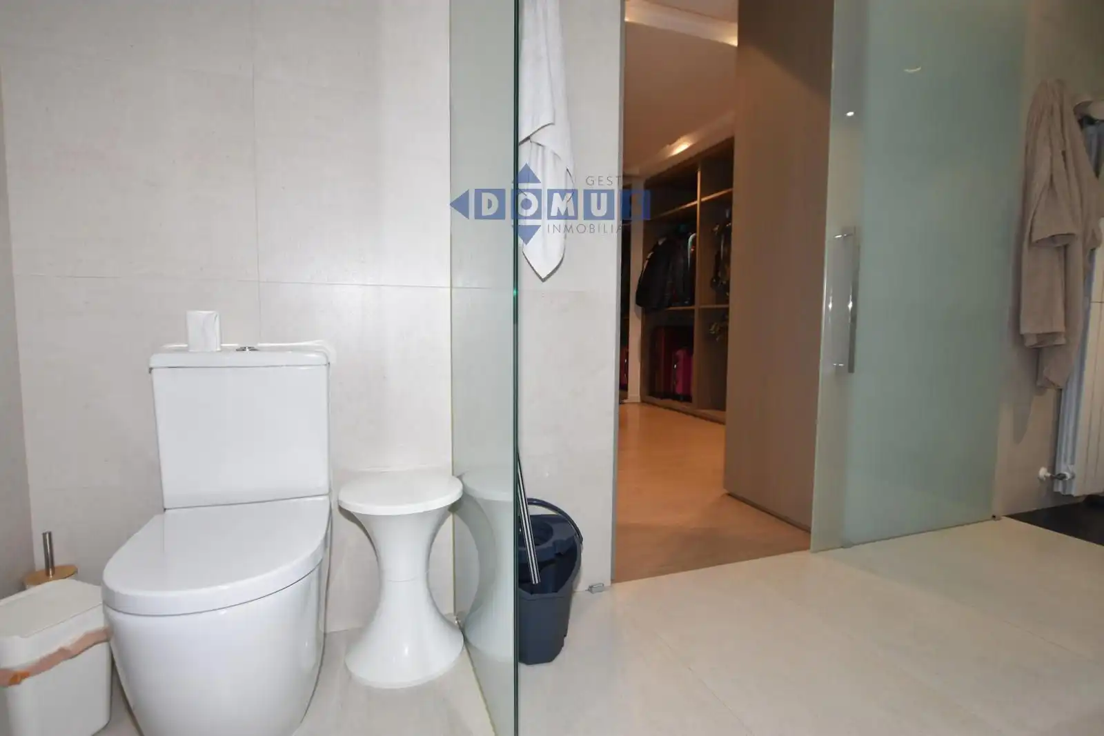 Baño de Piso en venta en Ronda con Aire acondicionado, Calefacción y Amueblado
