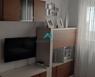 Sala d'estar de Pis de lloguer en Fuengirola amb Terrassa i Balcó