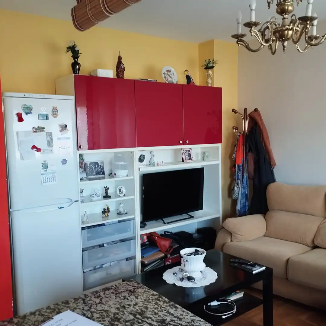 Sala de estar de Piso en venta en Avilés con Calefacción, Parquet y Trastero