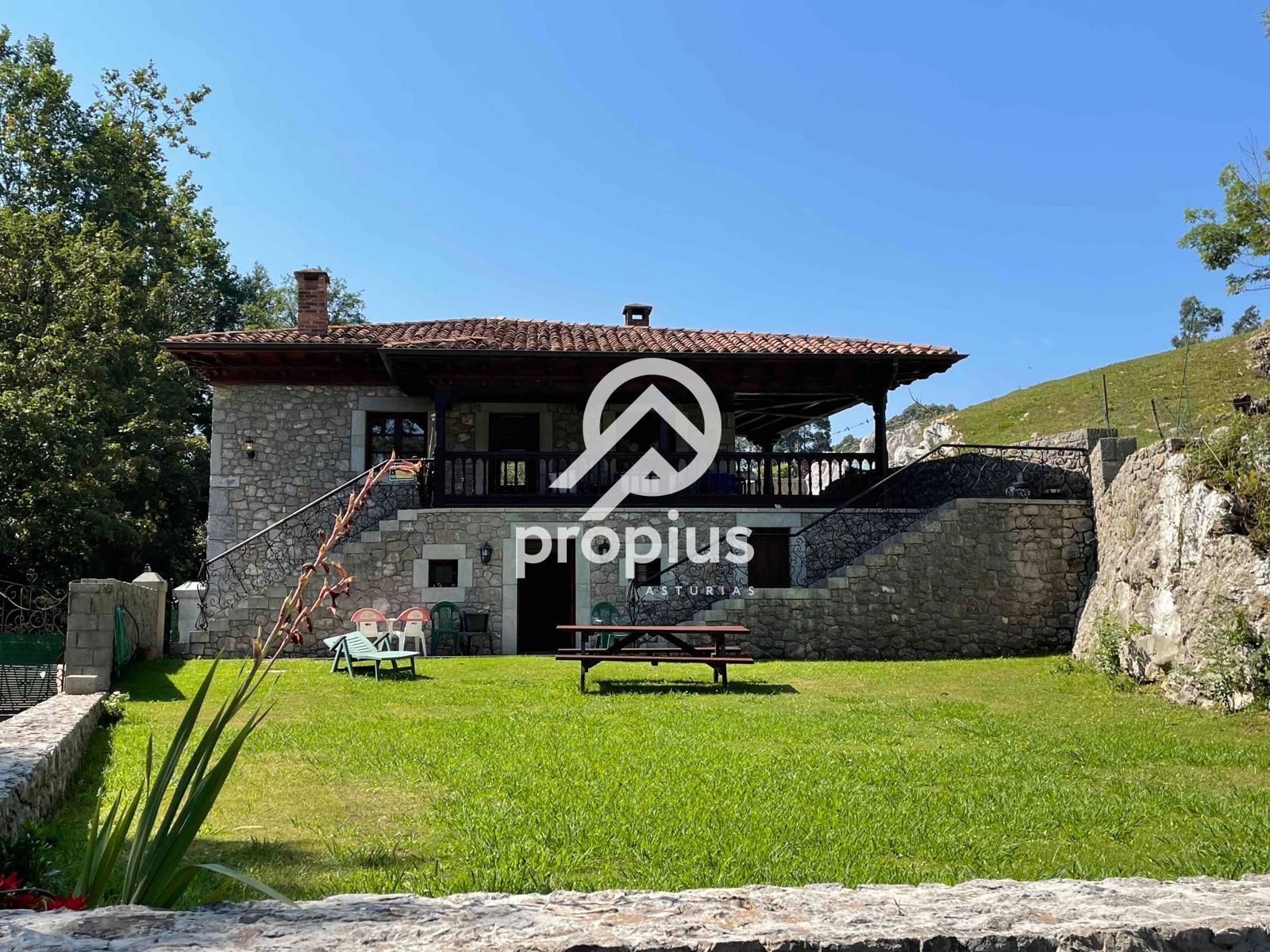 Exterior view of House or chalet for sale in Llanes  with Heating, Private garden and Parquet flooring