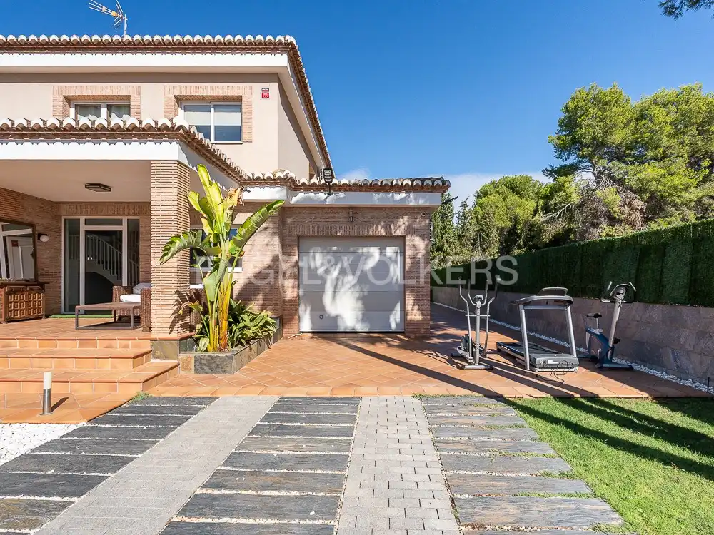 Exterior view of Houses for rent in Bétera  with Air Conditioner, Heating and Private garden