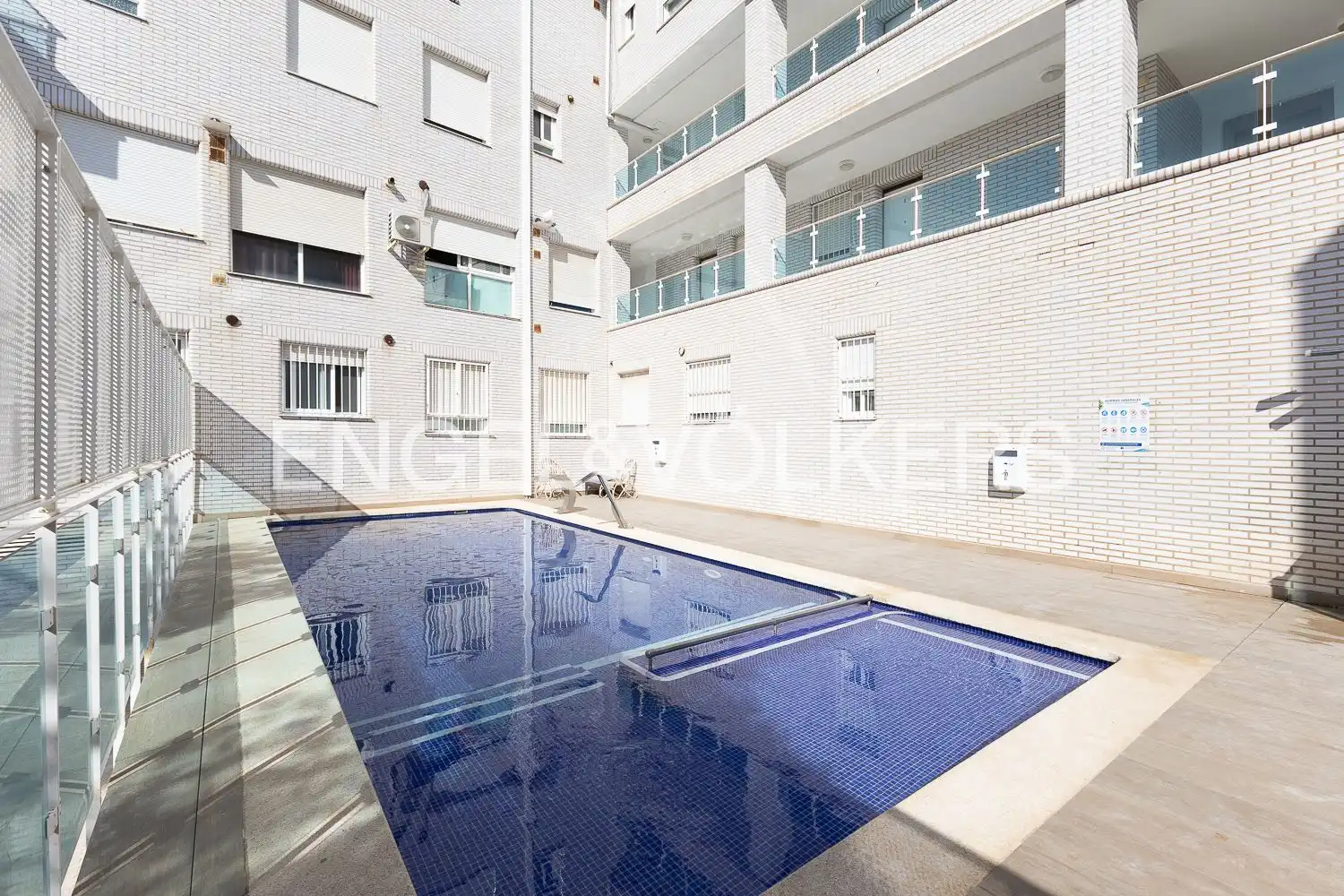 Piscina de Ático de alquiler en Rafelbuñol / Rafelbunyol con Aire acondicionado, Calefacción y Jardín privado