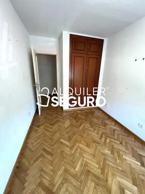 Bedroom of Flat for rent in Madrid  with Heating