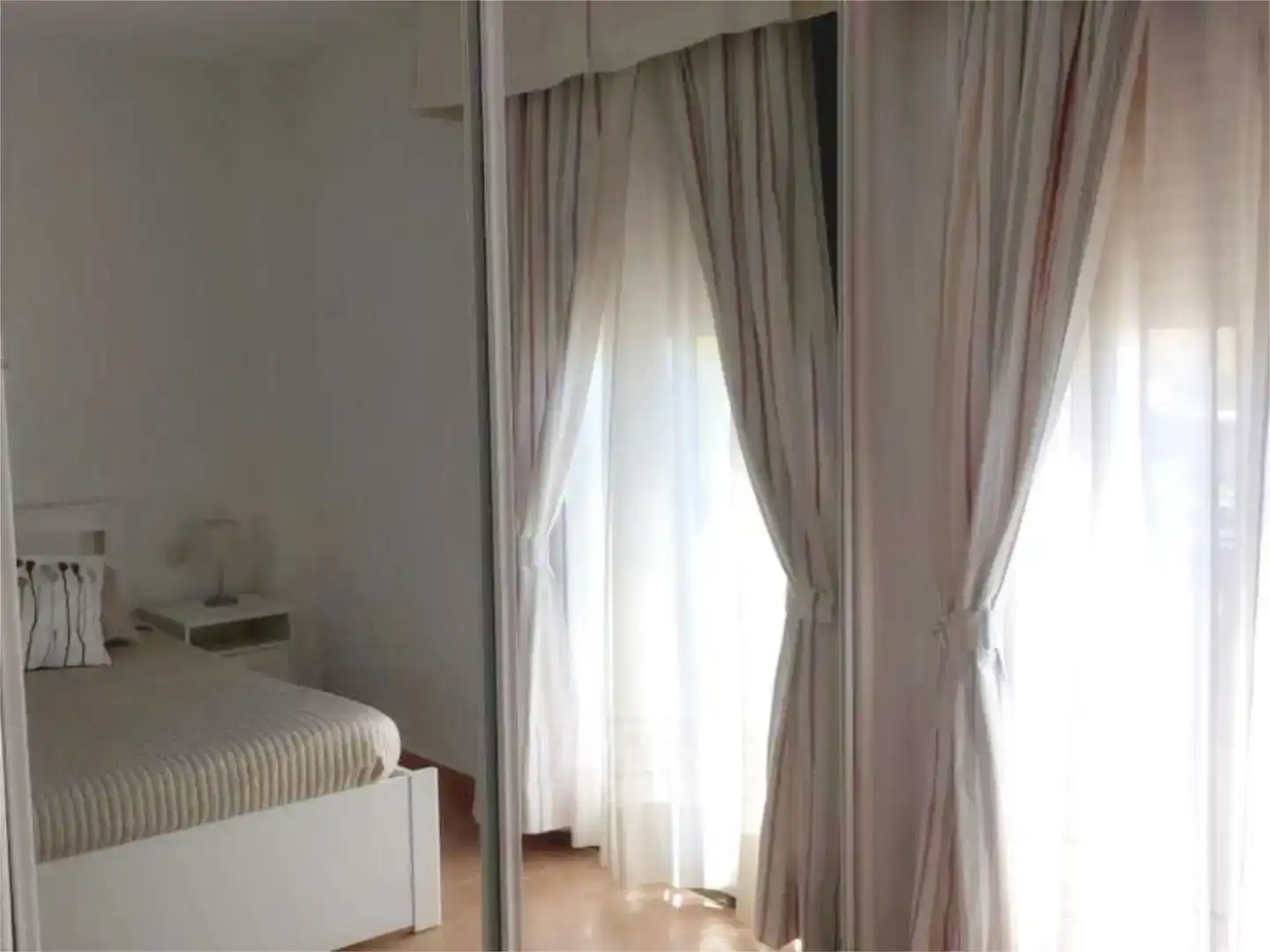 Schlafzimmer von Wohnungen zur Miete in Zahara de los Atunes mit Klimaanlage, Schwimmbad und Balkon
