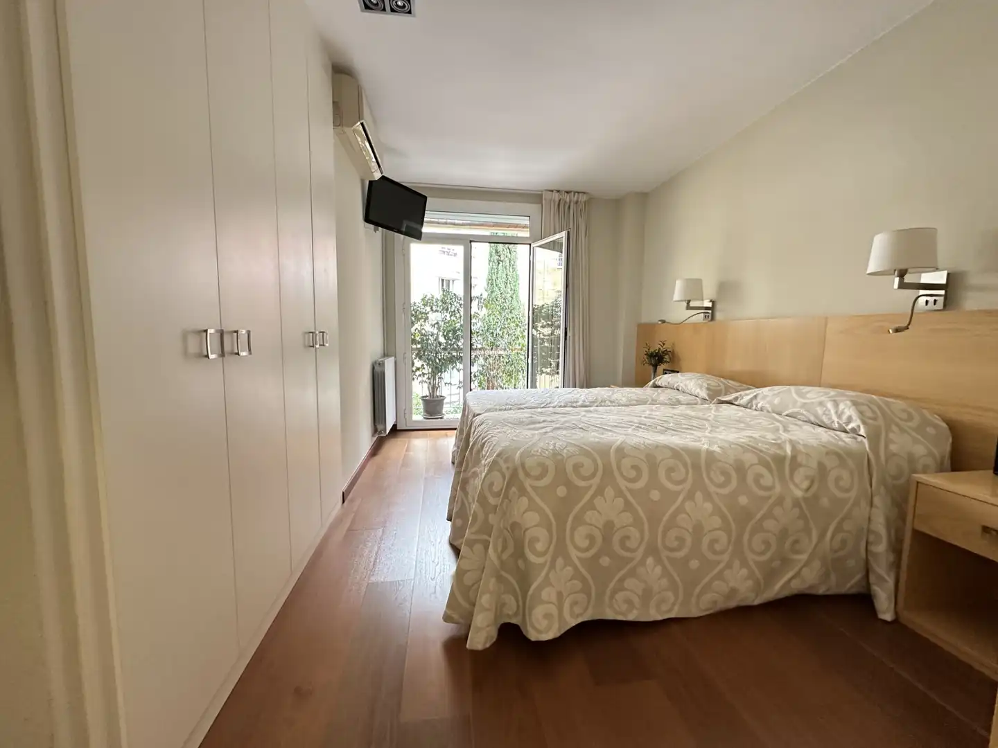 Dormitori de Pis de lloguer en Barcelona amb Aire condicionat, Calefacció i Parquet