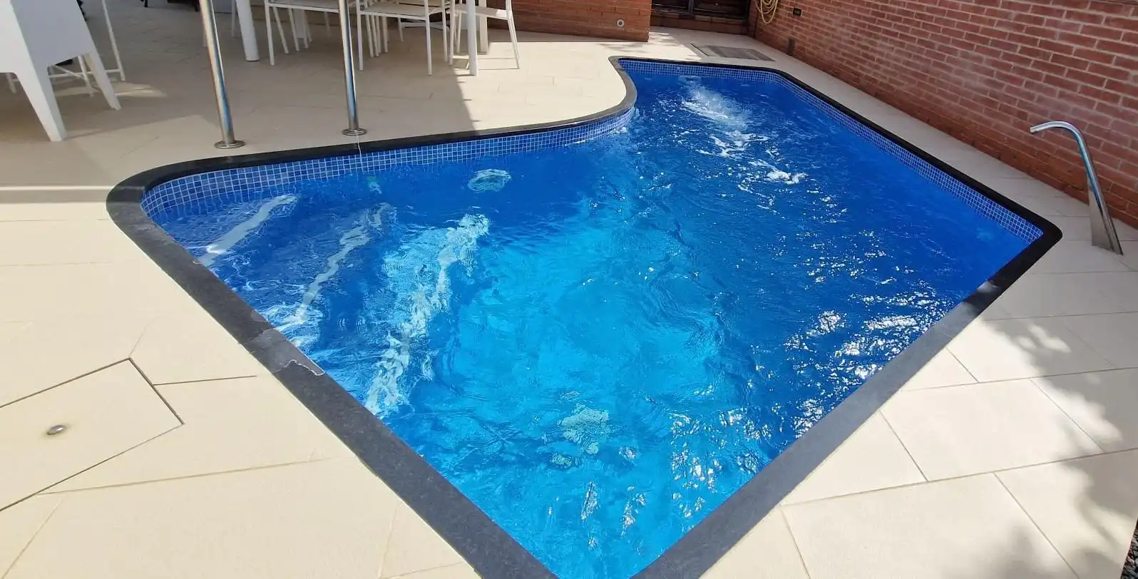 Reihenhaus mit Pool zum Verkauf in Eixample Sud – Migdia