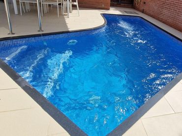 Terraced house with pool for sale in Eixample Sud – Migdia