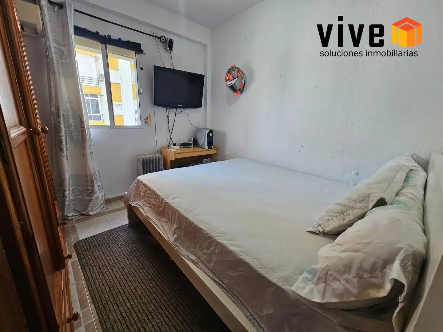 Bedroom of Flat for sale in Sevilla  with Air Conditioner and Heating