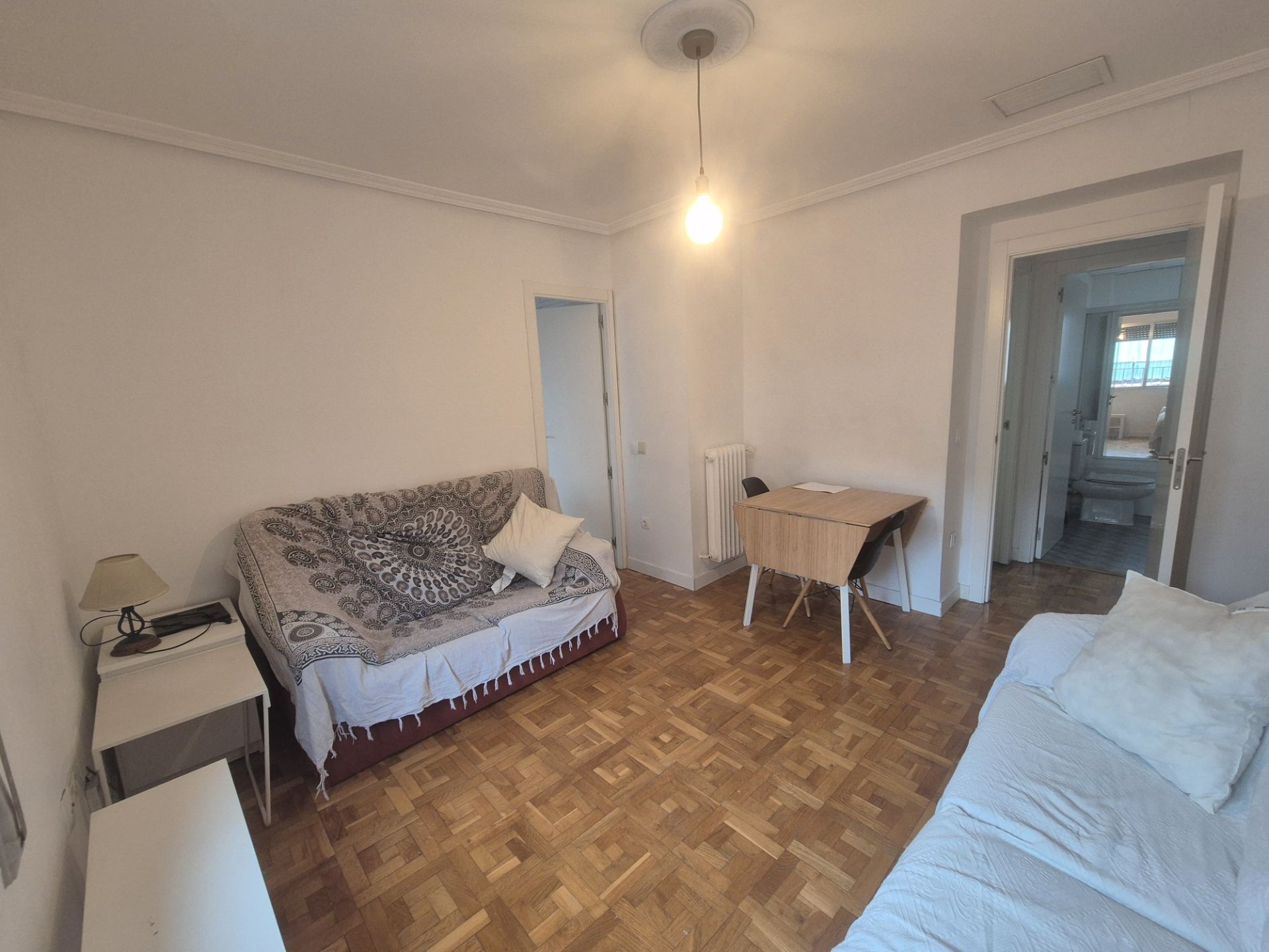 Habitación de Piso en venta en  Madrid Capital con Aire acondicionado, Calefacción y Amueblado