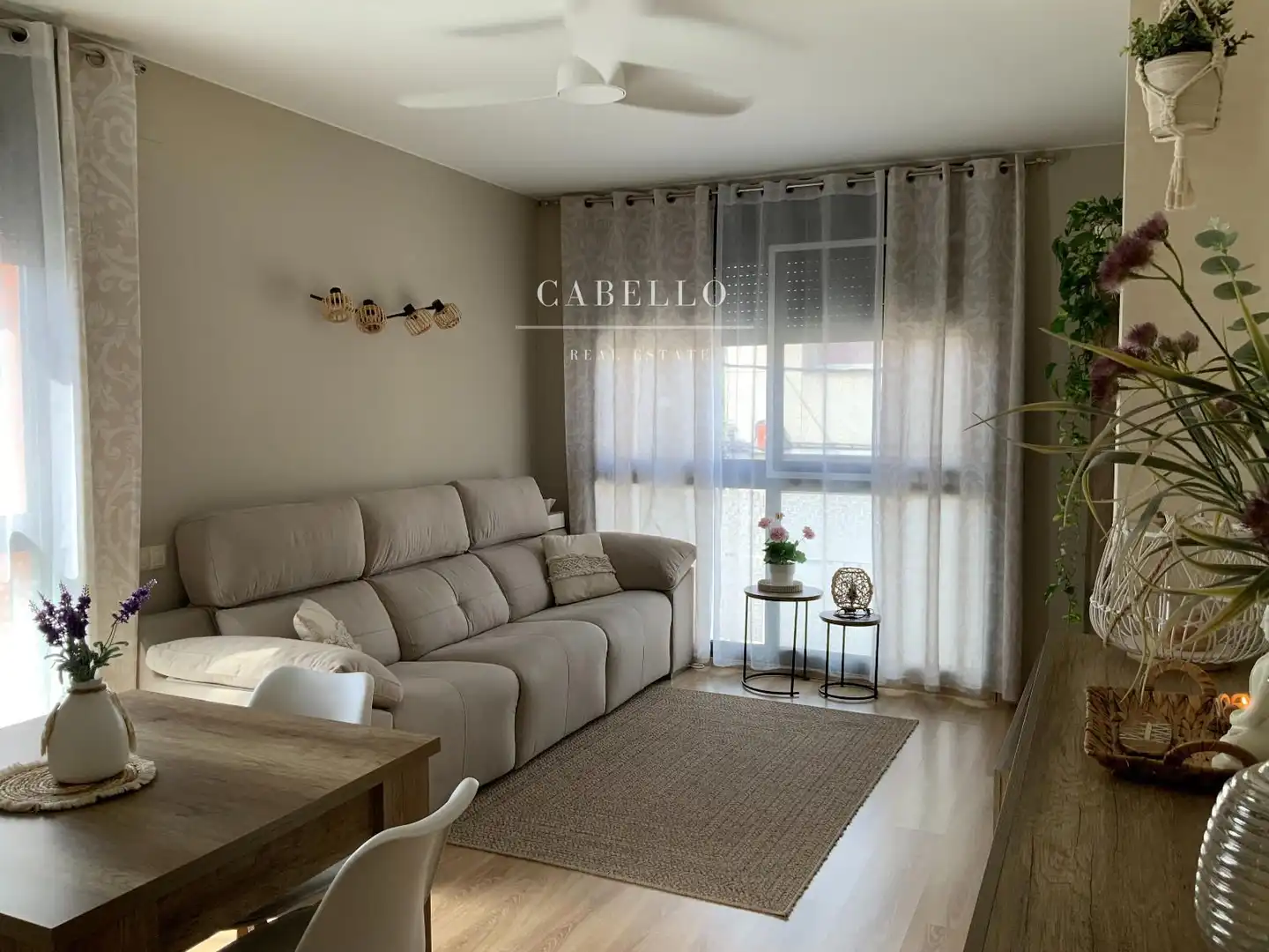 Living room of Flat for sale in Terrassa  with Air Conditioner, Heating and Parquet flooring
