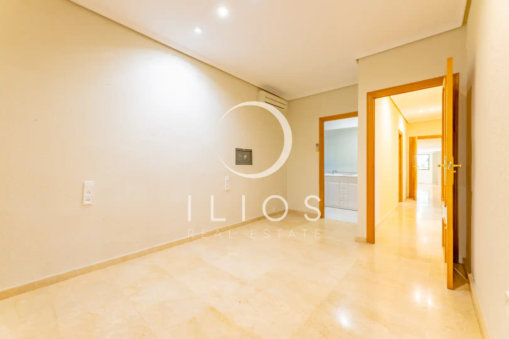 Casa o xalet de lloguer en Sagunto / Sagunt amb Aire condicionat, Calefacció i Jardí privat