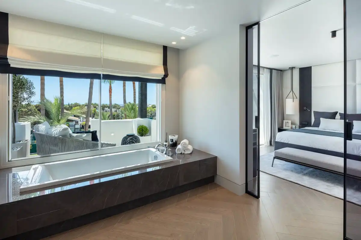 Bathroom of Duplexes for sale in Marbella  with Air Conditioner, Terrace and Community pool