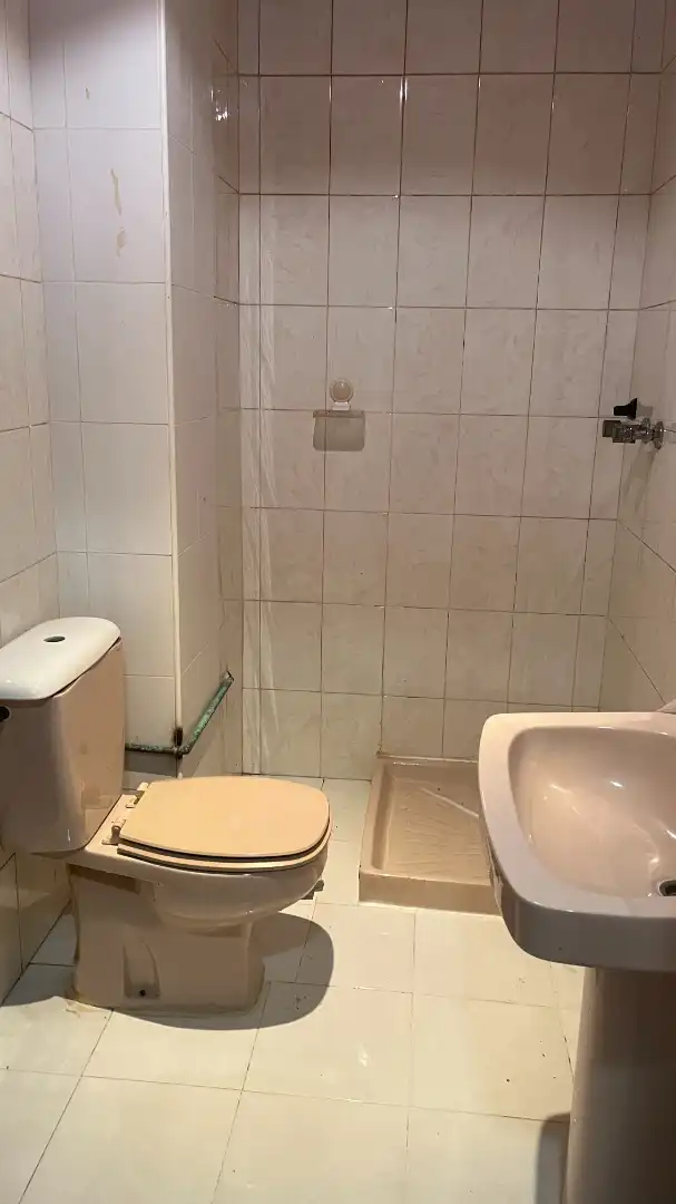 Badezimmer von Geschaftsraum zur Miete in Valencia