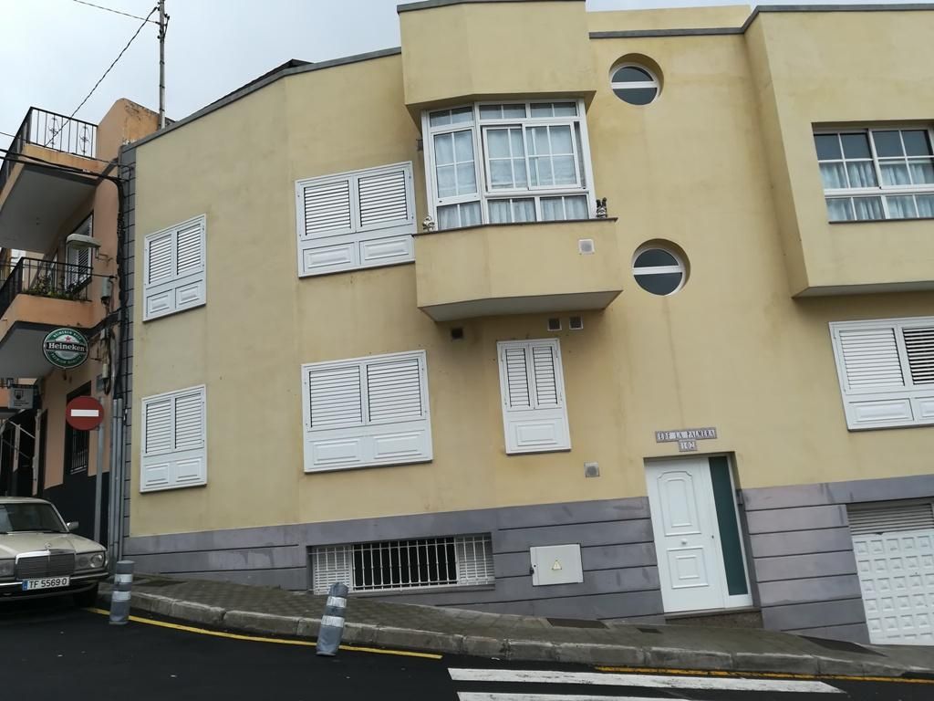 Vista exterior de Pis en venda en La Orotava