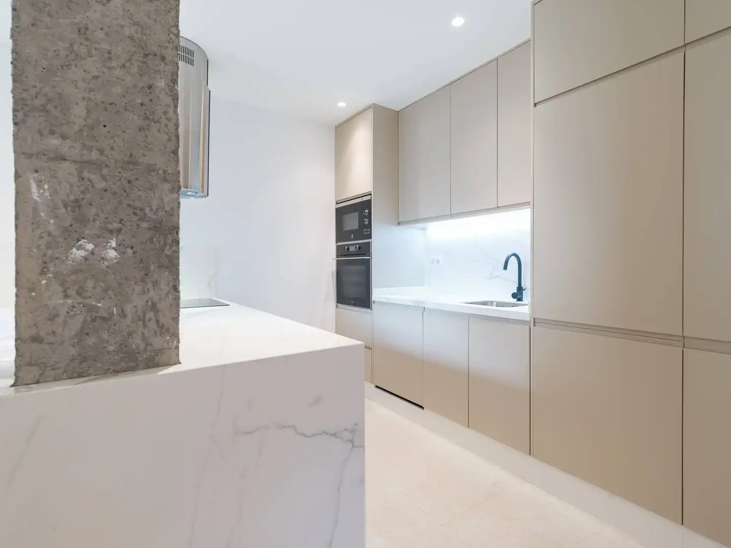 Cocina de Piso de alquiler en Las Palmas de Gran Canaria con Jardín privado y Terraza