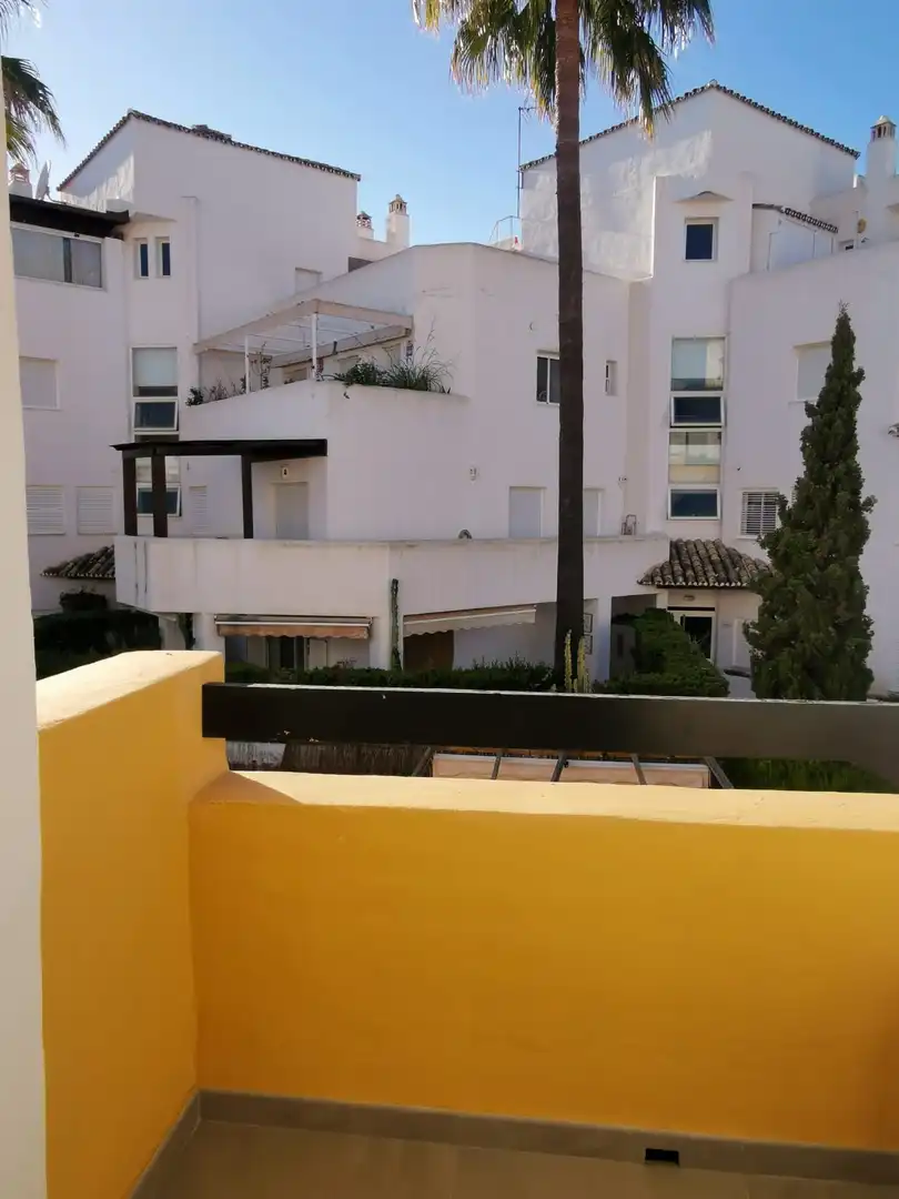 Vista exterior de Piso de alquiler en Marbella con Aire acondicionado, Terraza y Amueblado