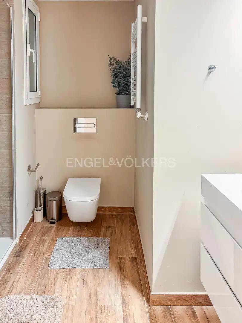 Baño de Piso de alquiler en Barcelona con Aire acondicionado, Calefacción y Parquet