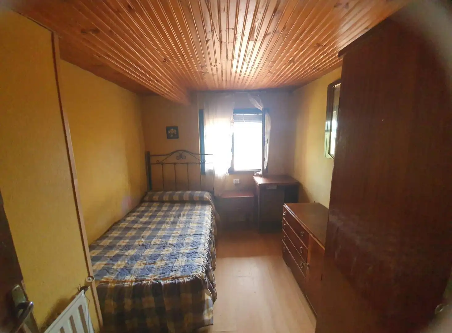Schlafzimmer von Country house zum Verkauf in Parres mit Heizung, Privatgarten und Möbliert