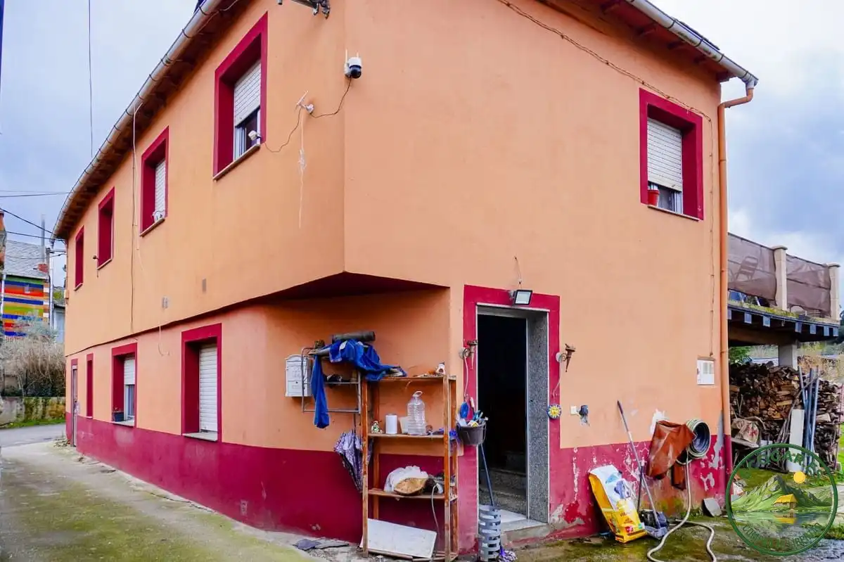 Vista exterior de Casa o chalet en venta en Ponferrada con Calefacción, Jardín privado y Trastero