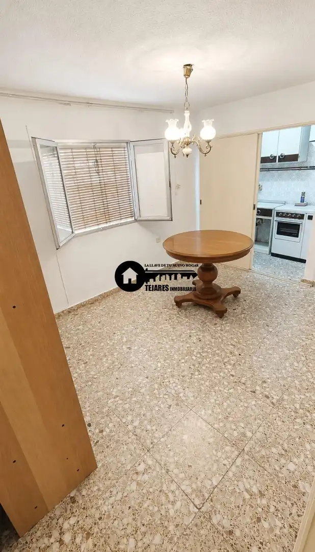 Vista exterior de Piso en venta en Albacete con Trastero