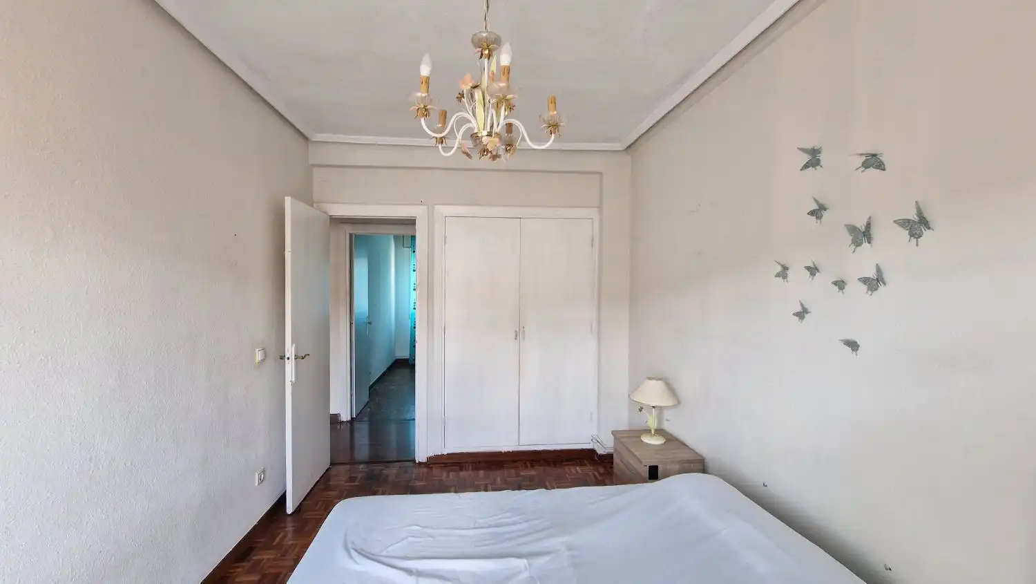Habitación de Piso en venta en Torrelavega  con Calefacción y Balcón