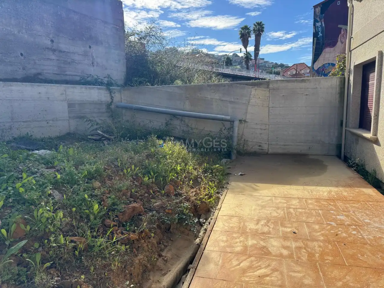 Casa adosada en venta en Vigo  con Calefacción, Jardín privado y Terraza