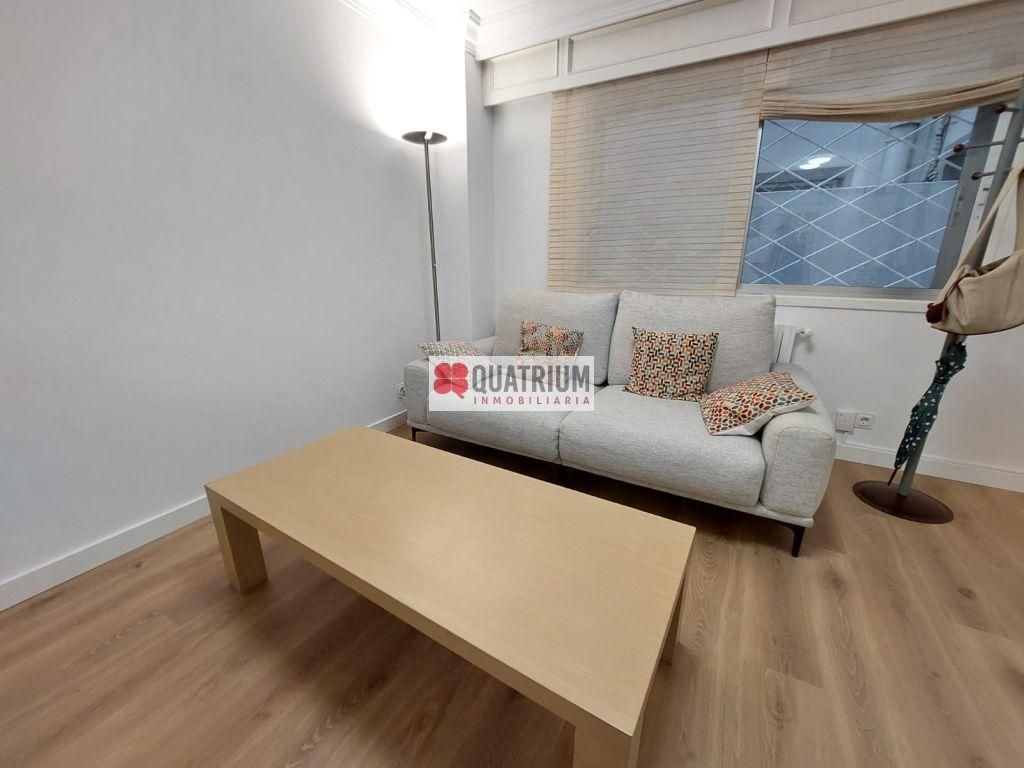 Wohnzimmer von Wohnung miete in Santiago de Compostela  mit Heizung und Möbliert