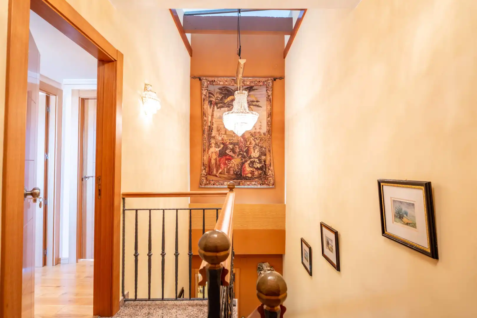 Houses for sale in Zaragoza  with Air Conditioner and Heating