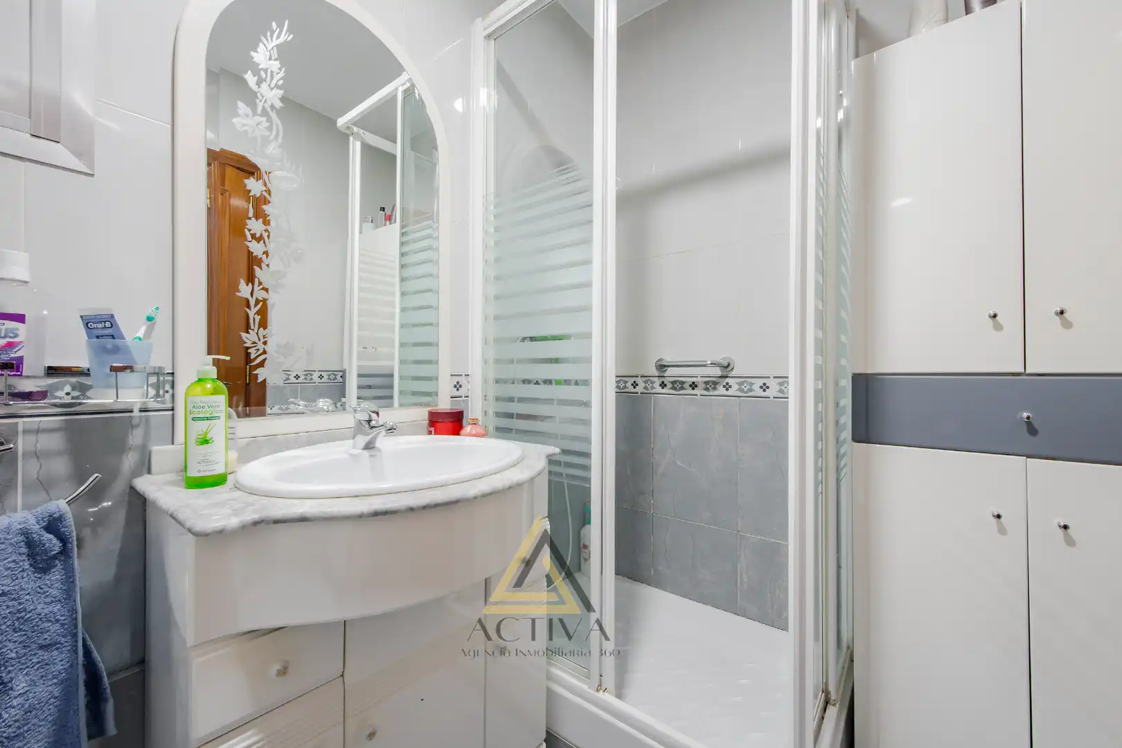 Bathroom of Flat for sale in Fuenlabrada  with Air Conditioner, Terrace and Furnished
