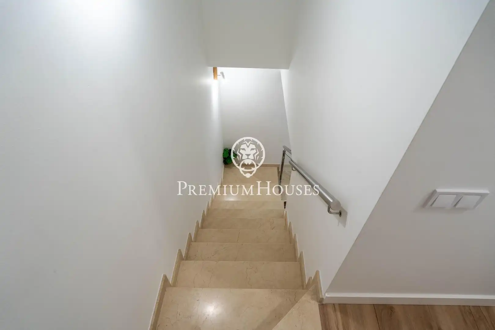 Detached homes for sale in Vilanova i la Geltrú  with Air Conditioner, Heating and Storage room