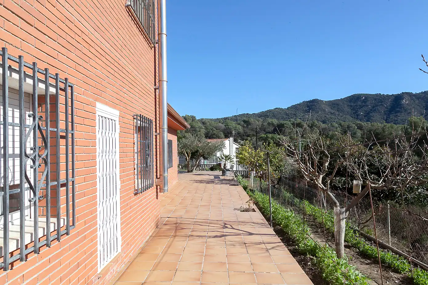 Vista exterior de Casa o xalet en venda en La Roca del Vallès amb Calefacció, Jardí privat i Terrassa
