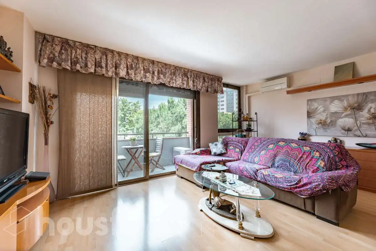 Sala de estar de Piso en venta en Barcelona con Aire acondicionado, Calefacción y Amueblado