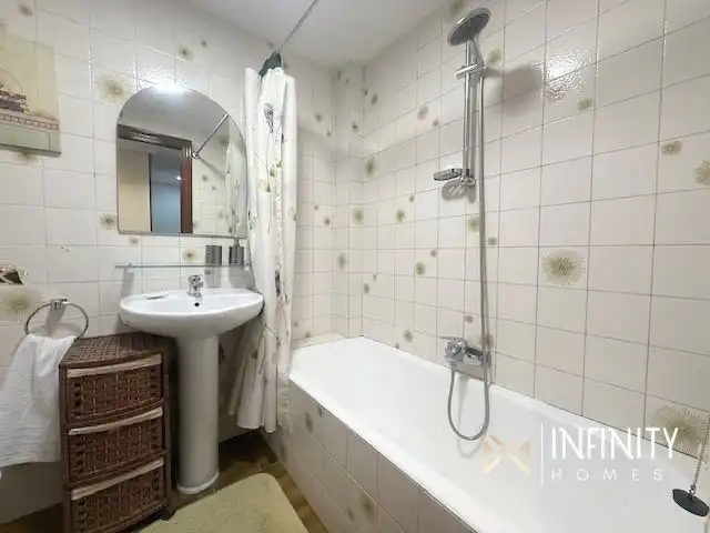 Bathroom of Flat for rent in Getxo   with Heating