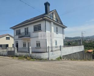 Vista exterior de Casa o xalet en venda en Vigo  amb Calefacció, Traster i Balcó