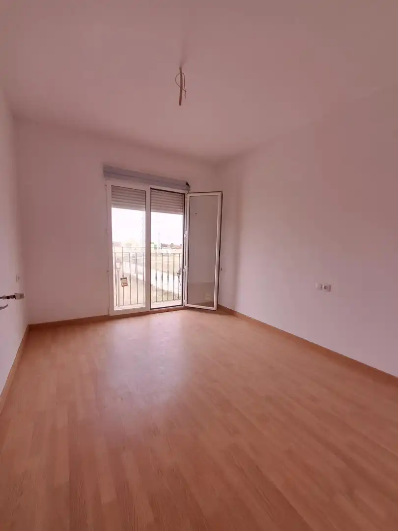Dormitori de Casa adosada en venda en Casas de Juan Núñez amb Terrassa i Balcó