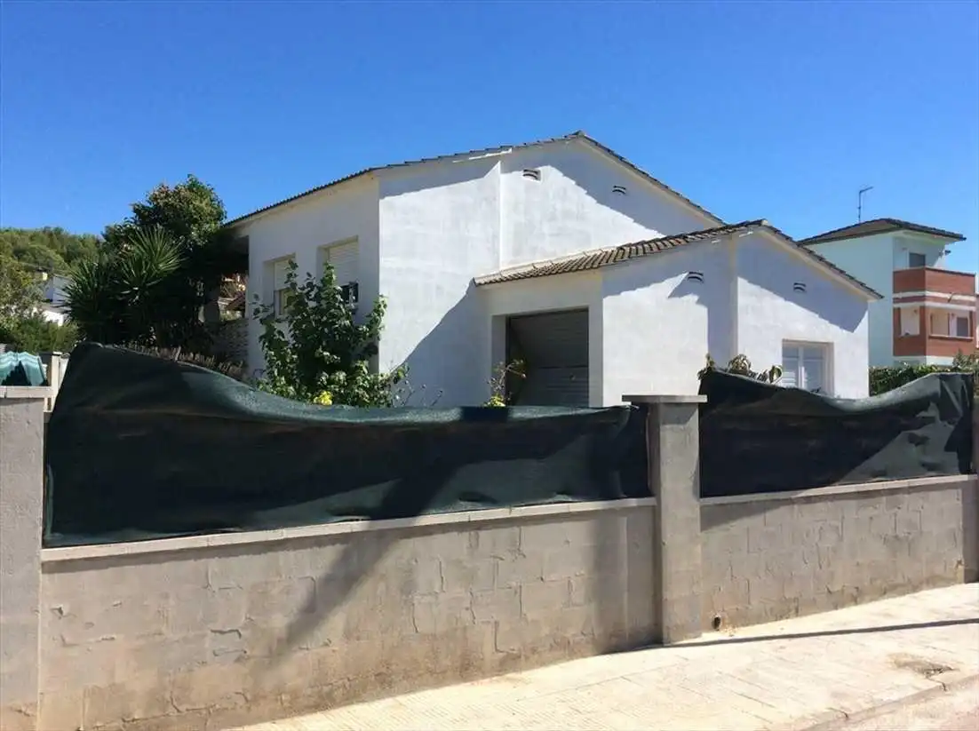 Vista exterior de Casa o chalet en venta en Calafell con Jardín privado