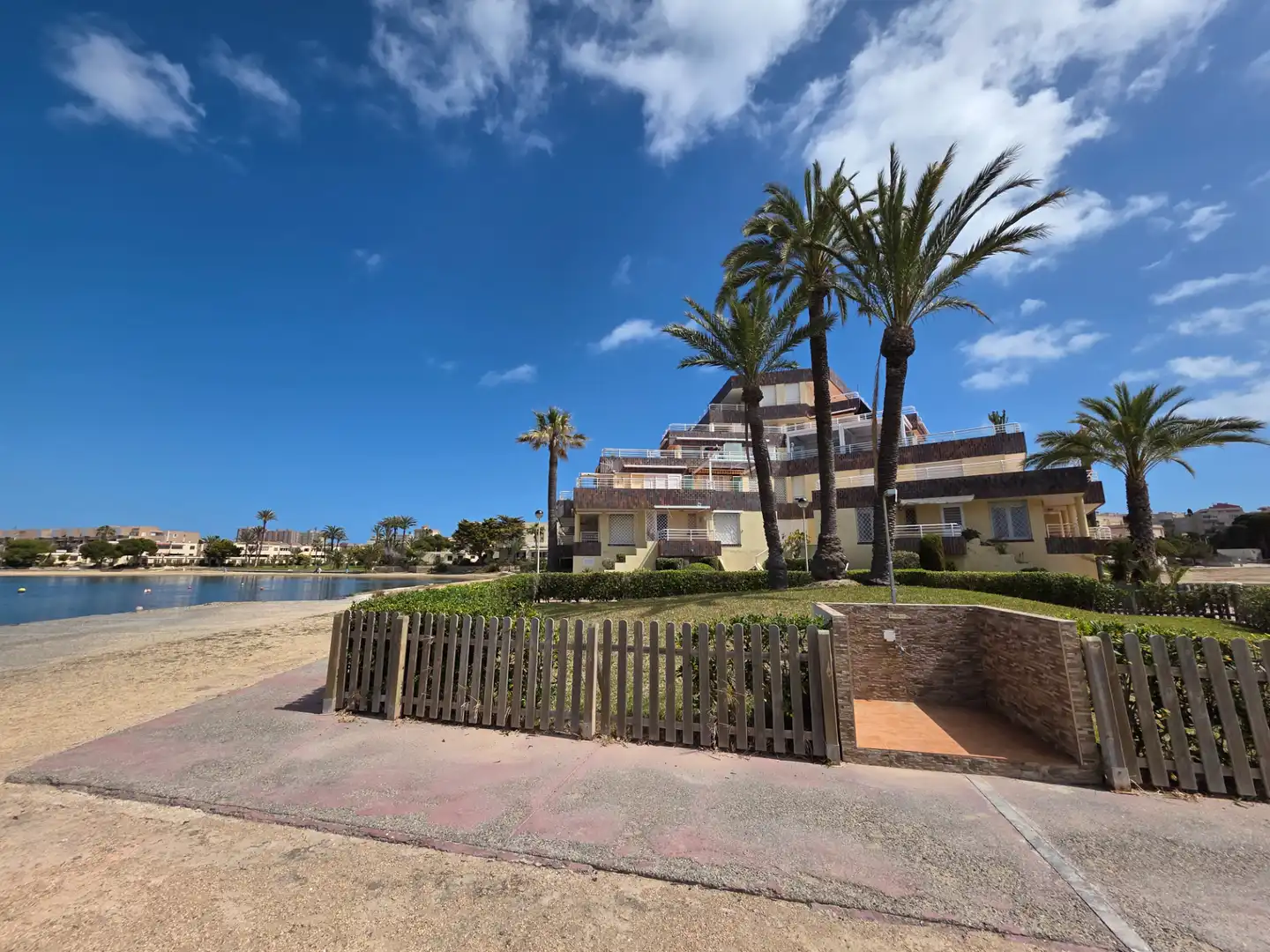 Vista exterior de Apartamento en venta en La Manga del Mar Menor con Aire acondicionado, Terraza y Trastero