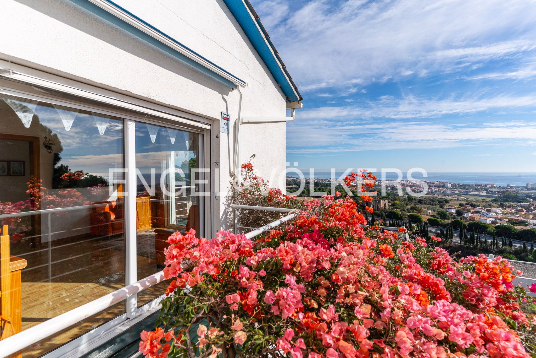 Vista exterior de Casa o xalet en venda en Pineda de Mar amb Calefacció, Jardí privat i Terrassa