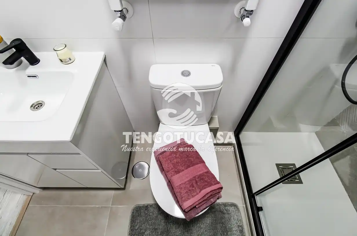 Bany de Pis en venda en Madrid amb Aire condicionat, Calefacció i Terrassa
