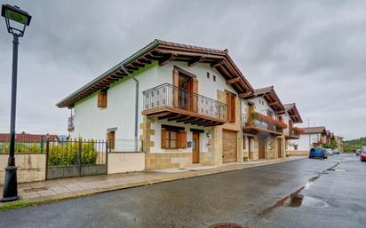 Exterior view of Single-family semi-detached for sale in Urdiain  with Heating, Terrace and Storage room